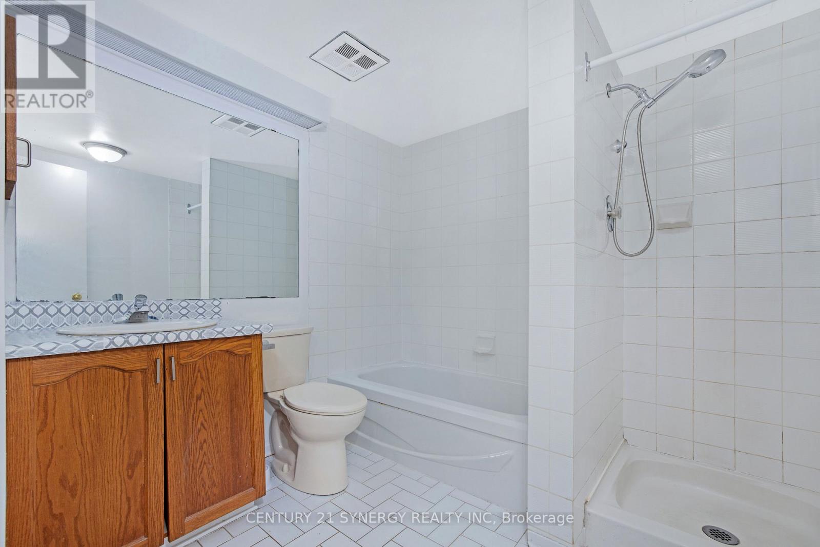 #403 1589 ST BERNARD STREET - 25