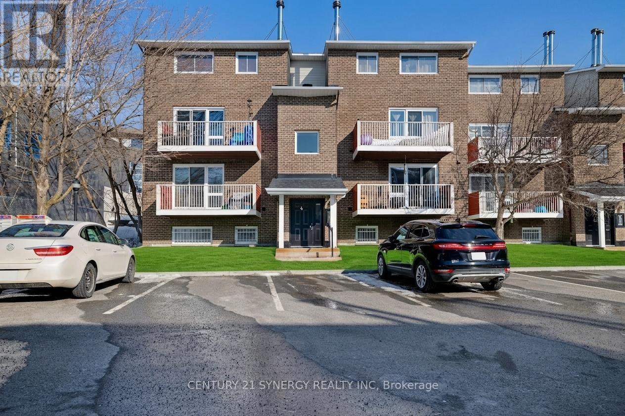 #403 1589 ST BERNARD STREET - 27