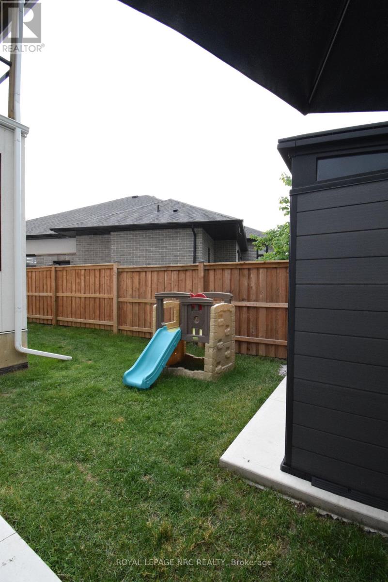 82 IVY CRESCENT - 7