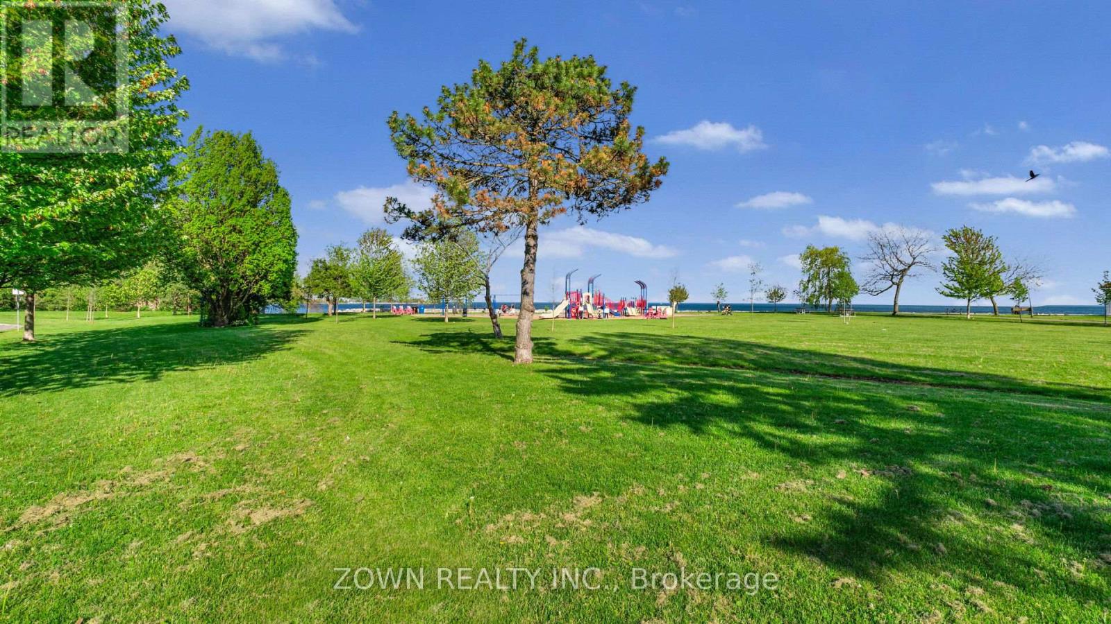 #25 70 EASTWOOD PARK GARDENS - 32