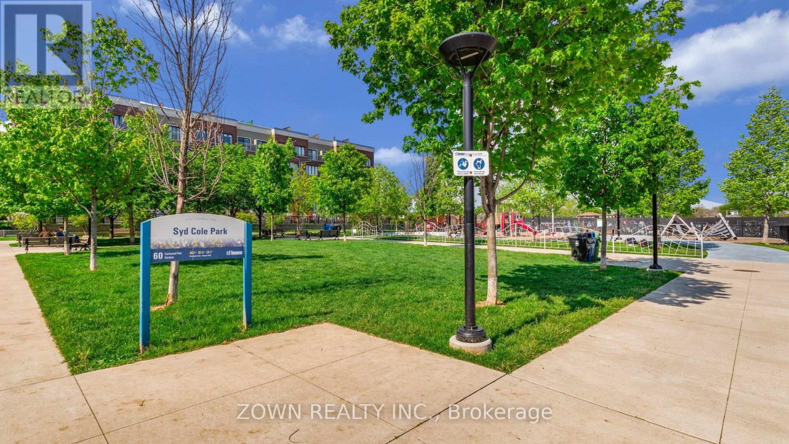 #25 70 EASTWOOD PARK GARDENS - 28