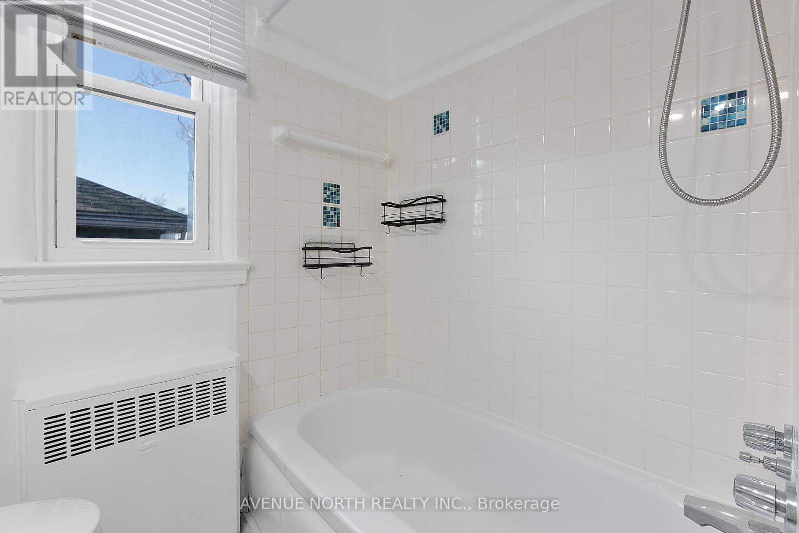 5 - 149 MARQUETTE AVENUE