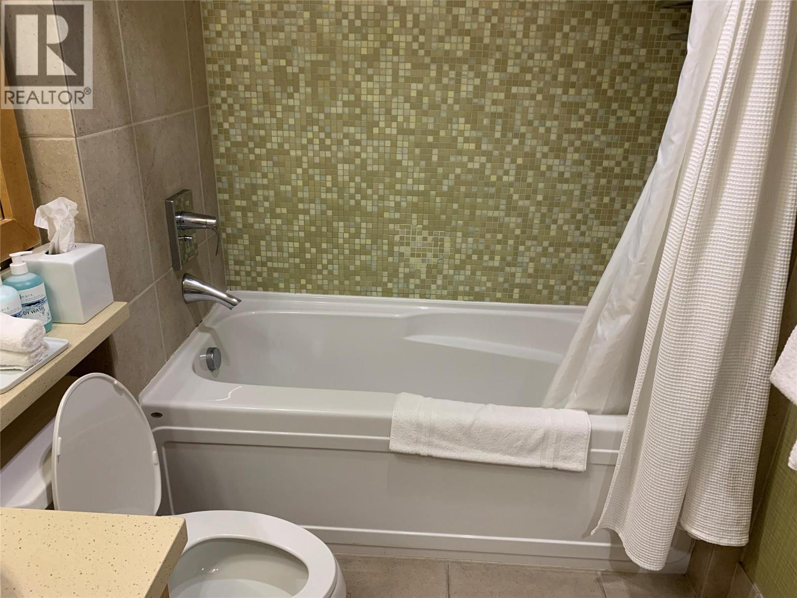 #419 15 PARK Place - 10