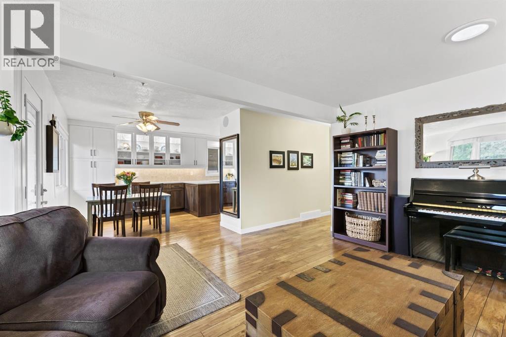 2520 22 Avenue SE - 12