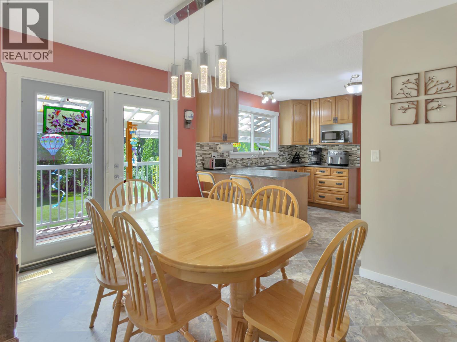 2055 COMMODORE CRESCENT - 9