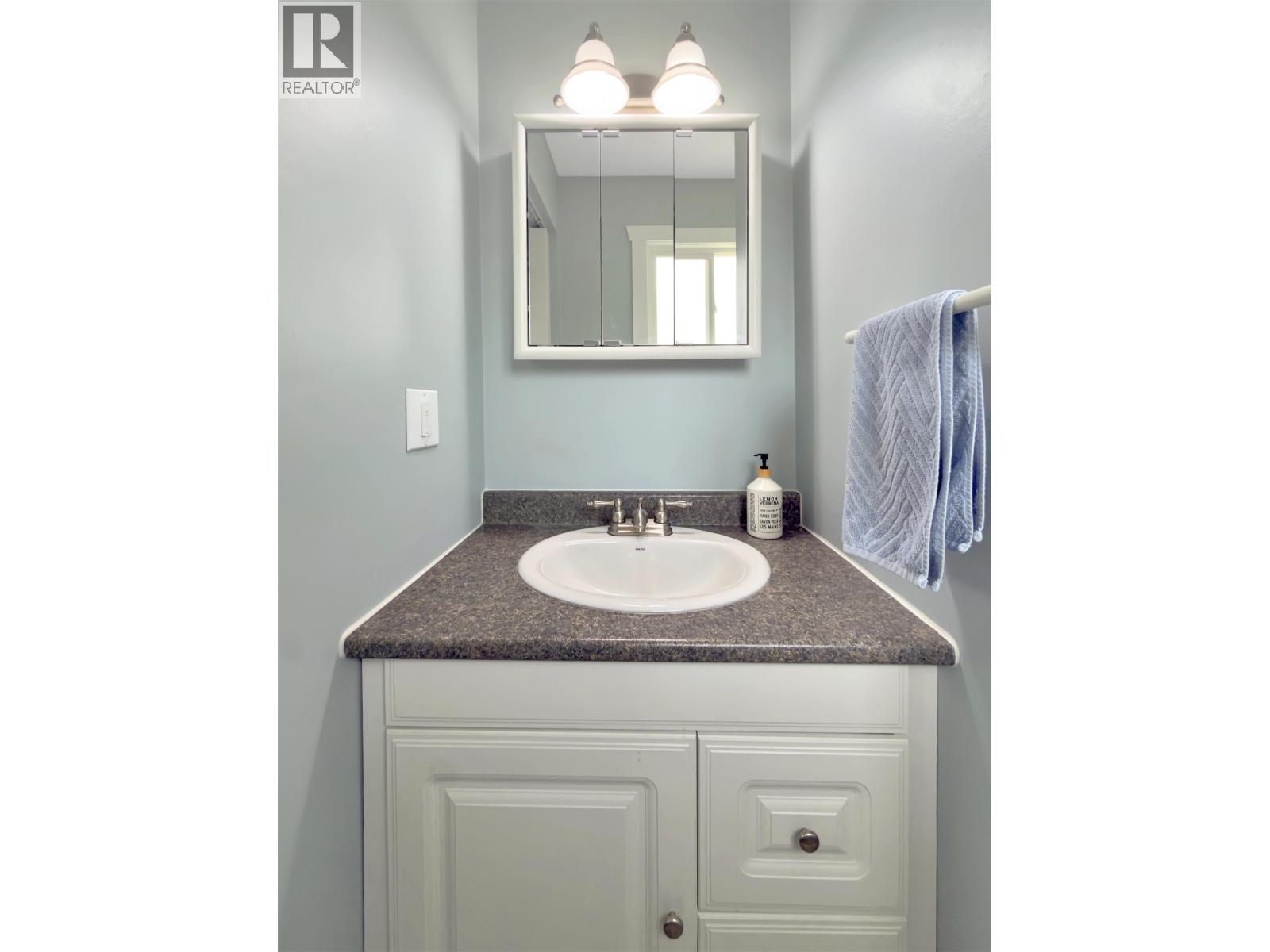 2055 COMMODORE CRESCENT - 21
