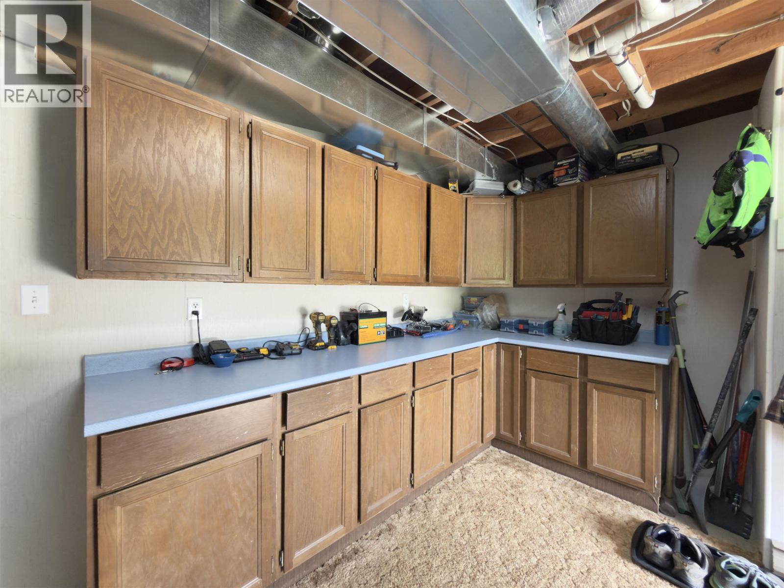 2055 COMMODORE CRESCENT - 30
