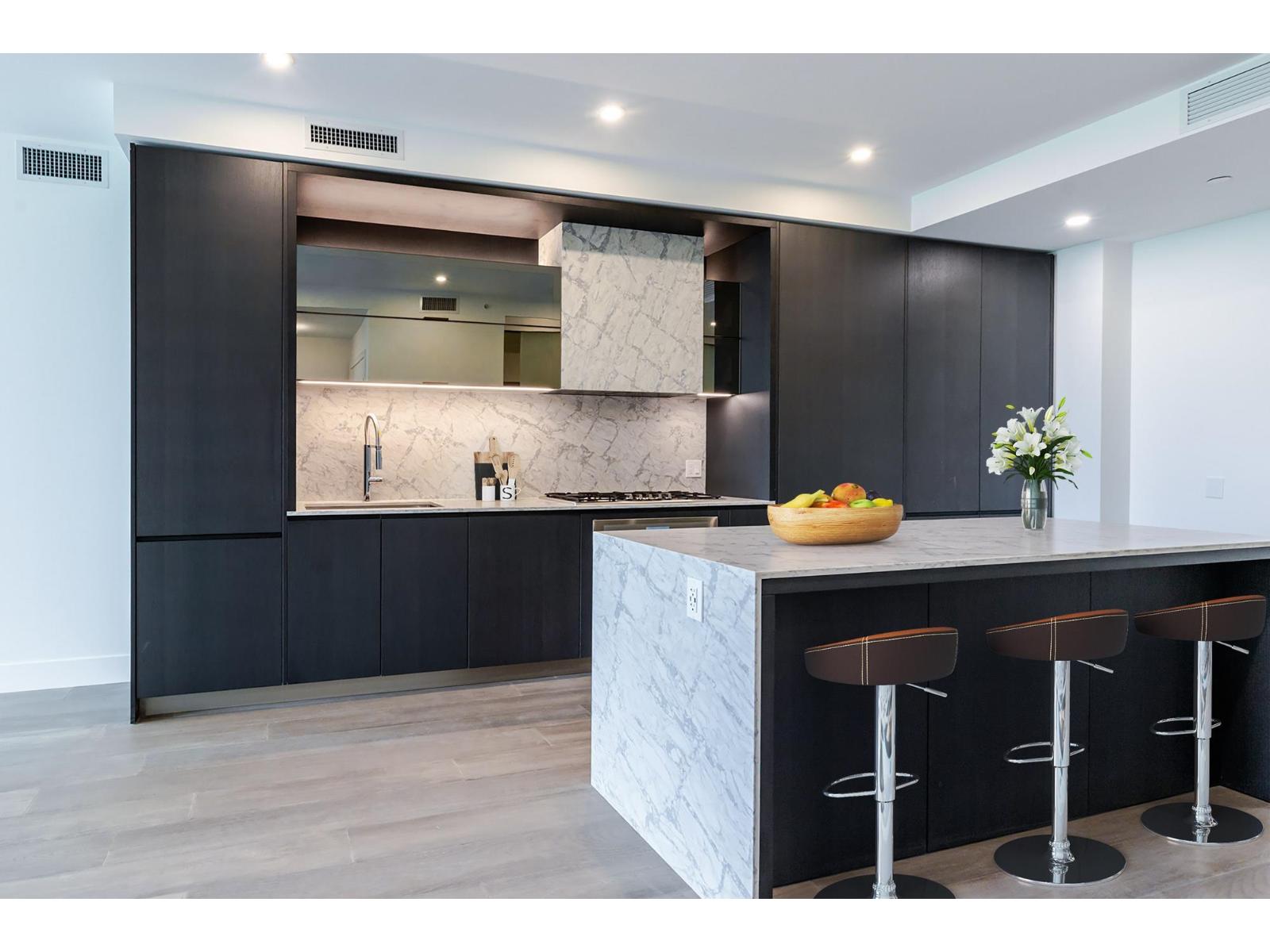 314 1342 JOHNSTON STREET, White Rock