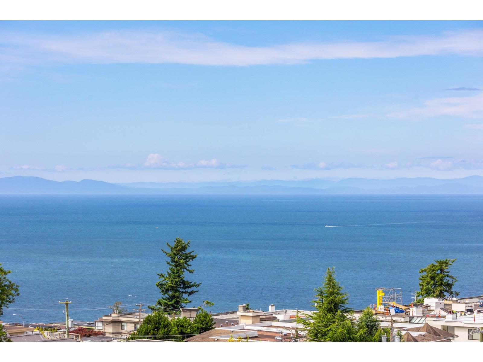 314 1342 JOHNSTON STREET, White Rock