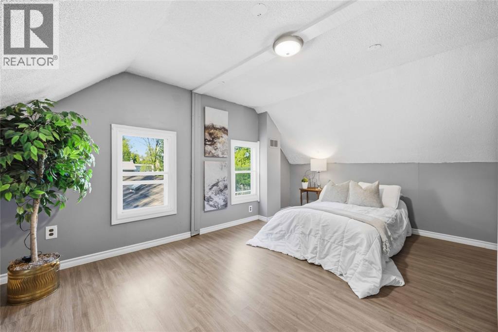534 Plympton STREET - 27