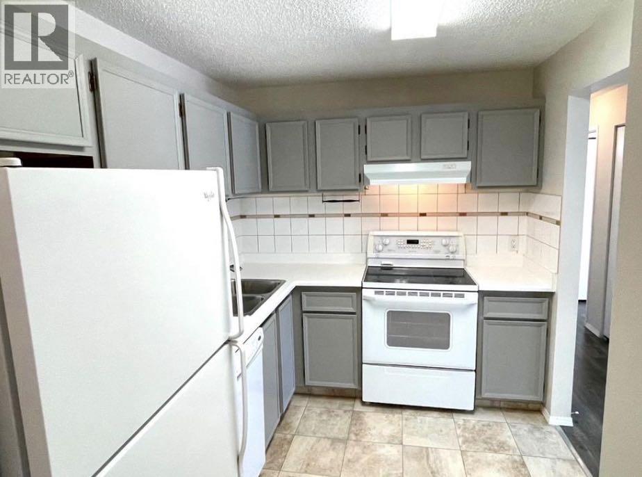 81 Cedar Springs Gardens SW - 4
