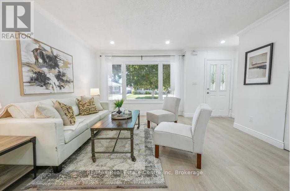 UPPER - 72 FERNDALE AVENUE