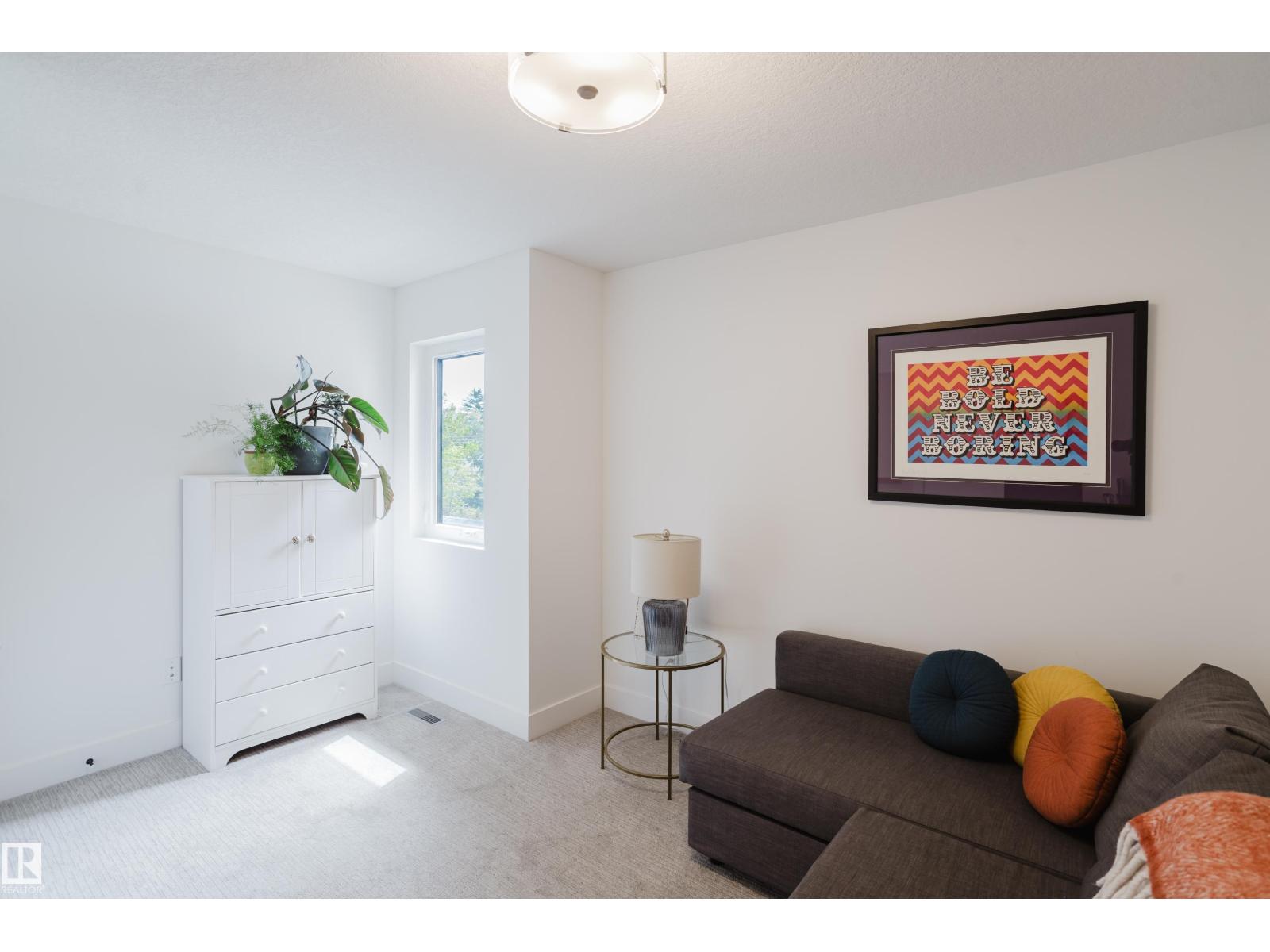 10833 140 ST NW - 18