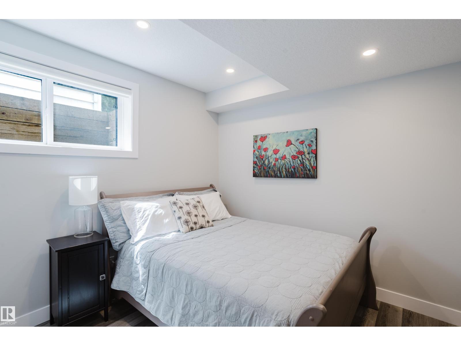 10833 140 ST NW - 20