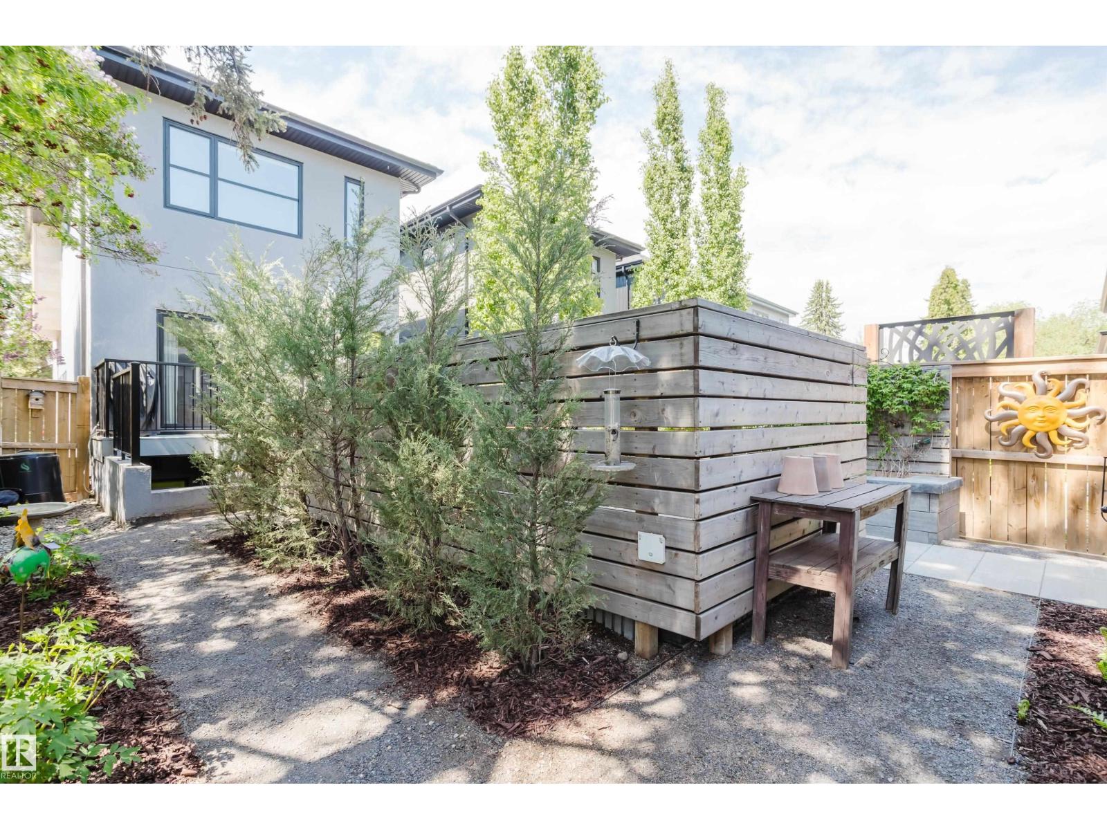 10833 140 ST NW - 25