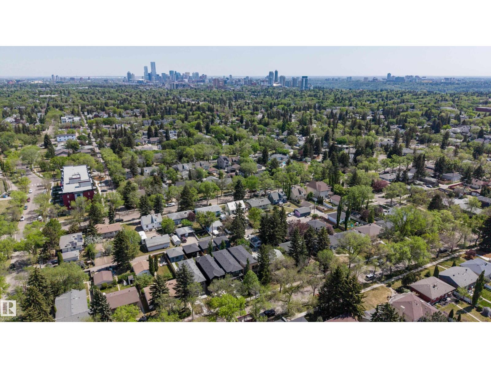 10833 140 ST NW - 28