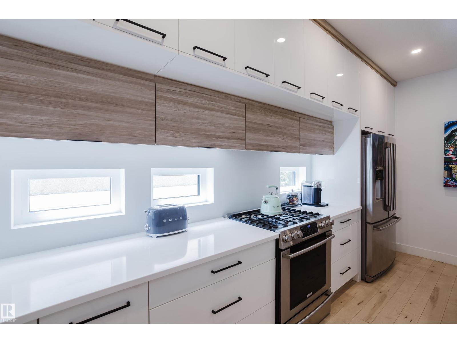 10833 140 ST NW - 5