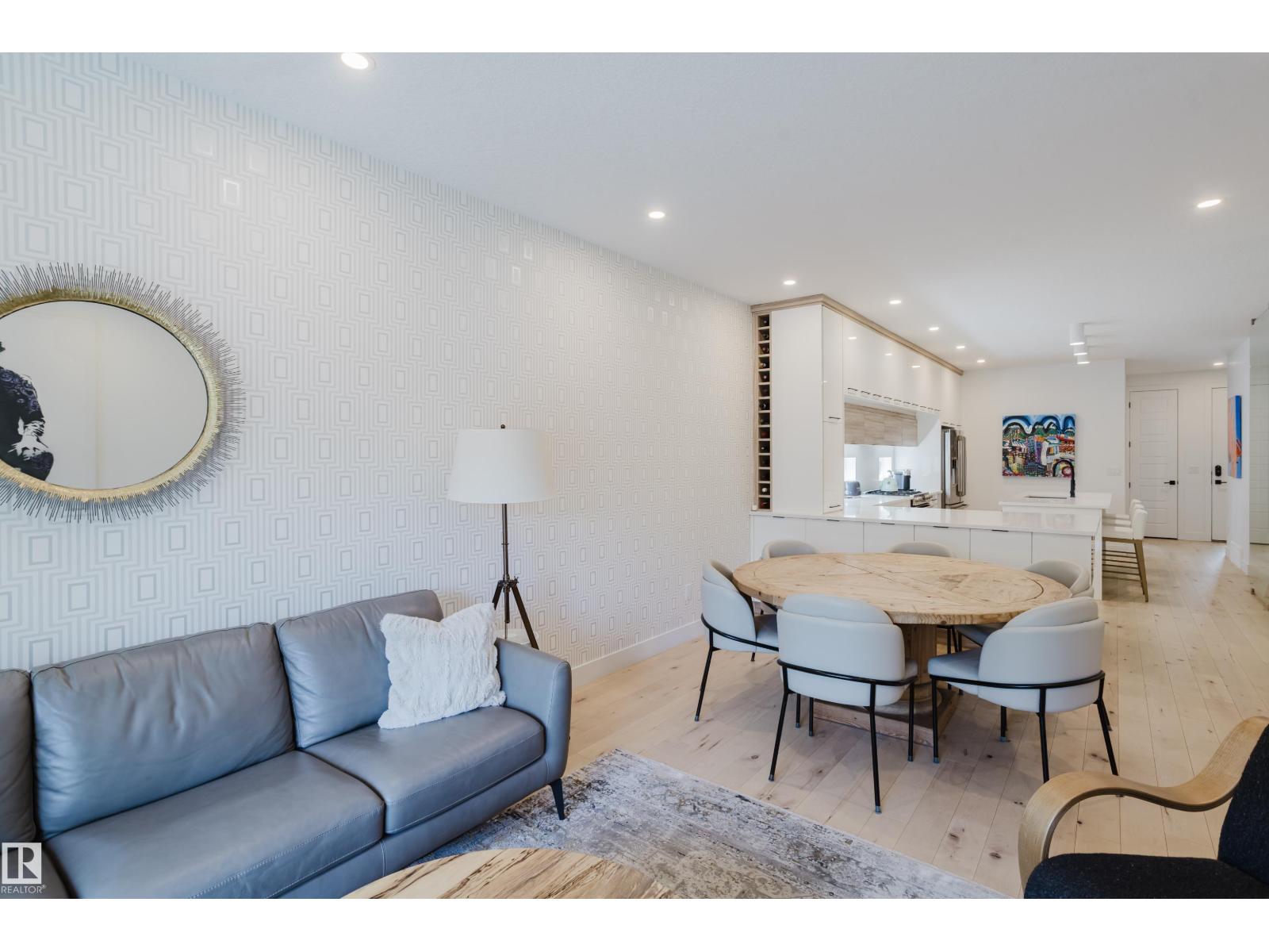10833 140 ST NW - 7