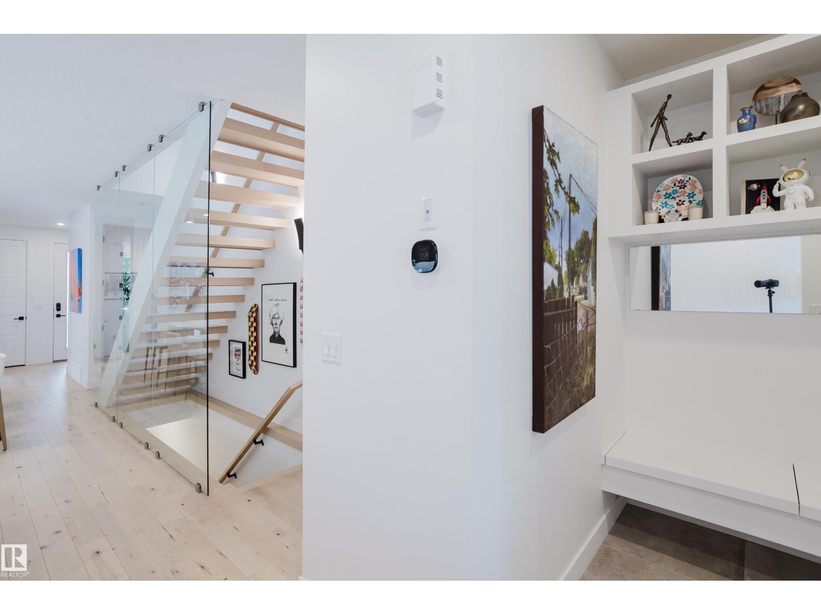 10833 140 ST NW - 8