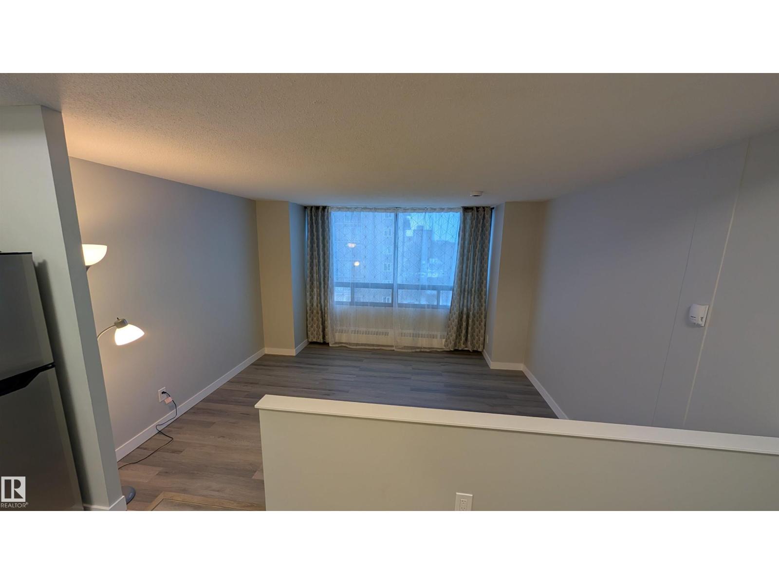 #714 10160 114 ST NW - 4