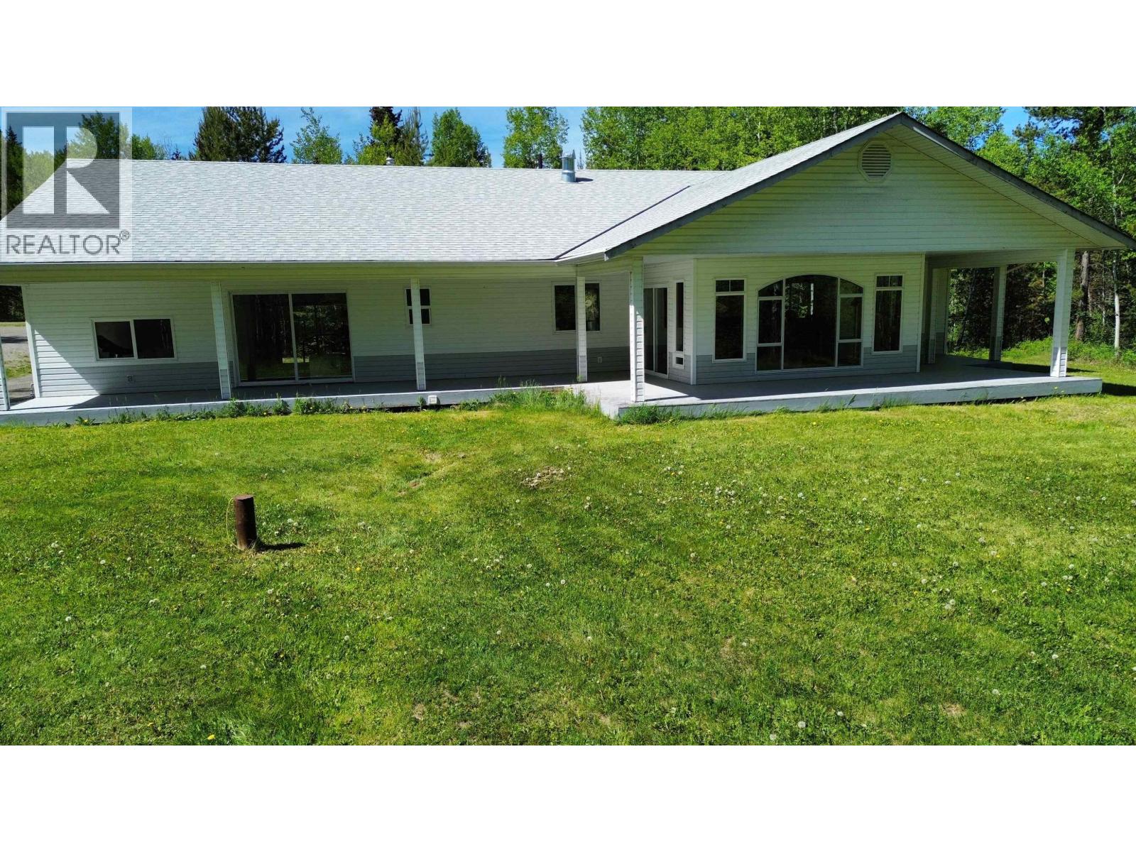 6436 ERICKSON ROAD, 100 Mile House