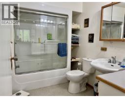 6436 Erickson Road, 100 Mile House, BC V0K1X3 Photo 17