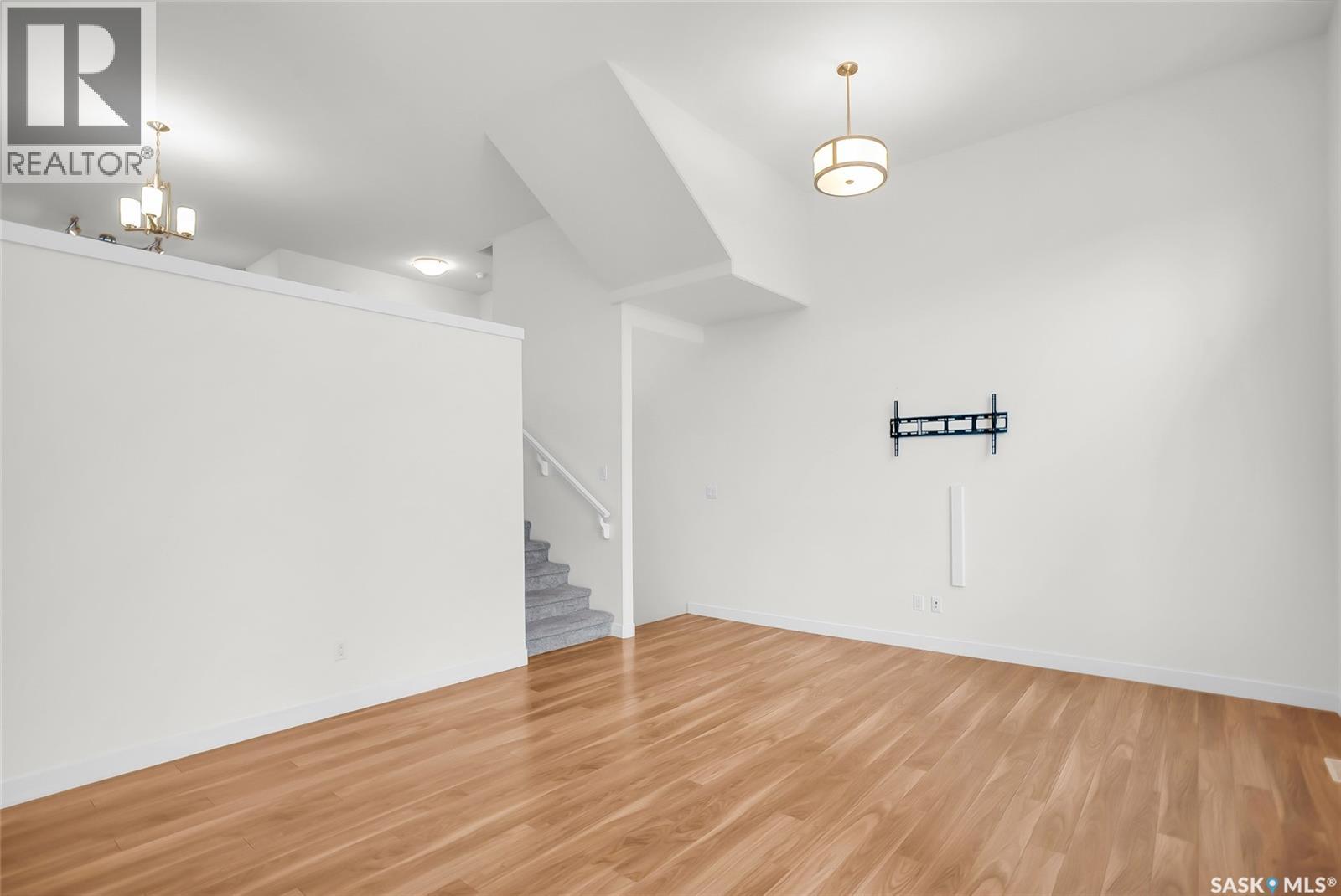 4 1060 Parr Hill DRIVE — photo 8