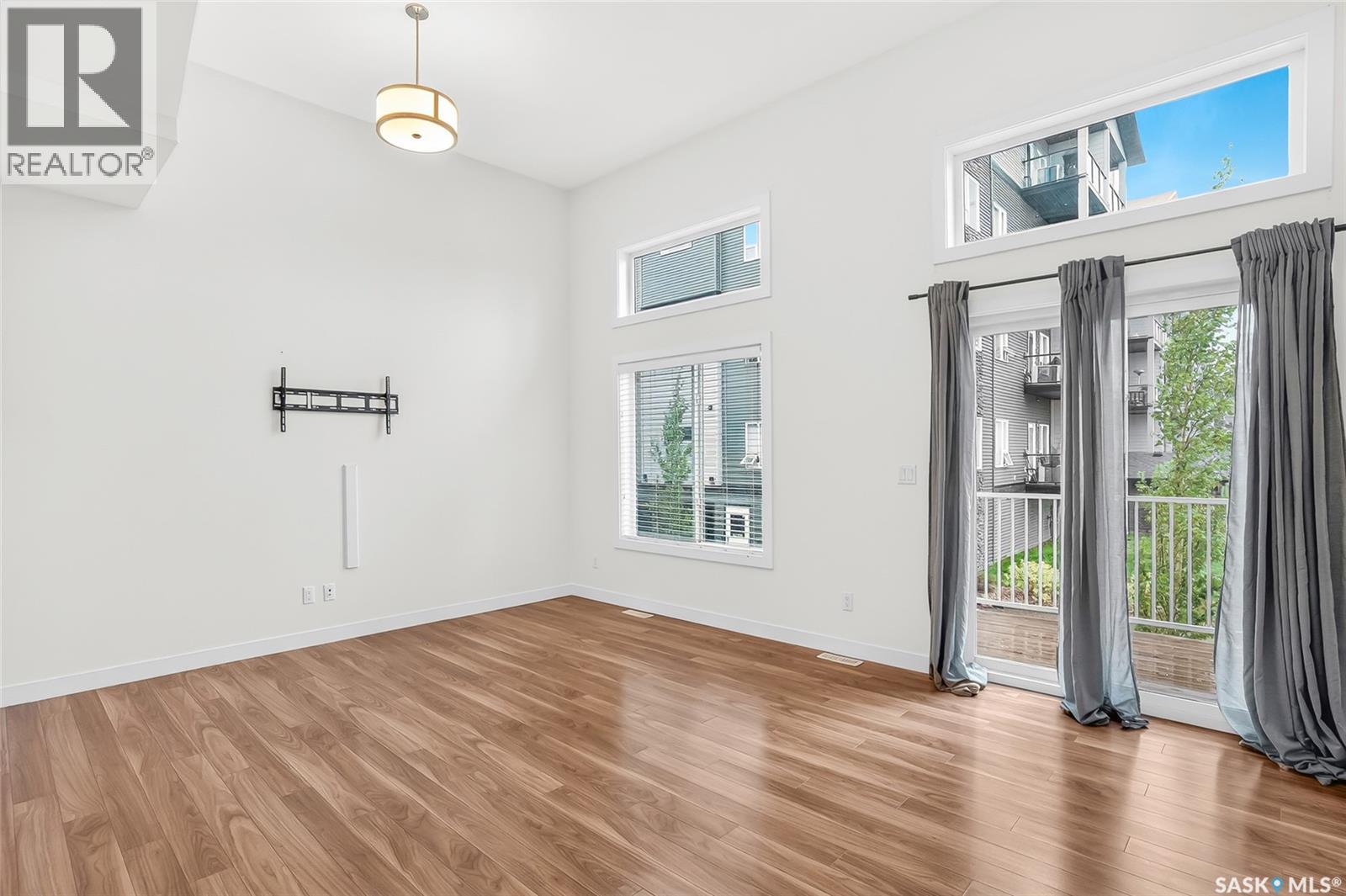 4 1060 Parr Hill DRIVE — photo 9