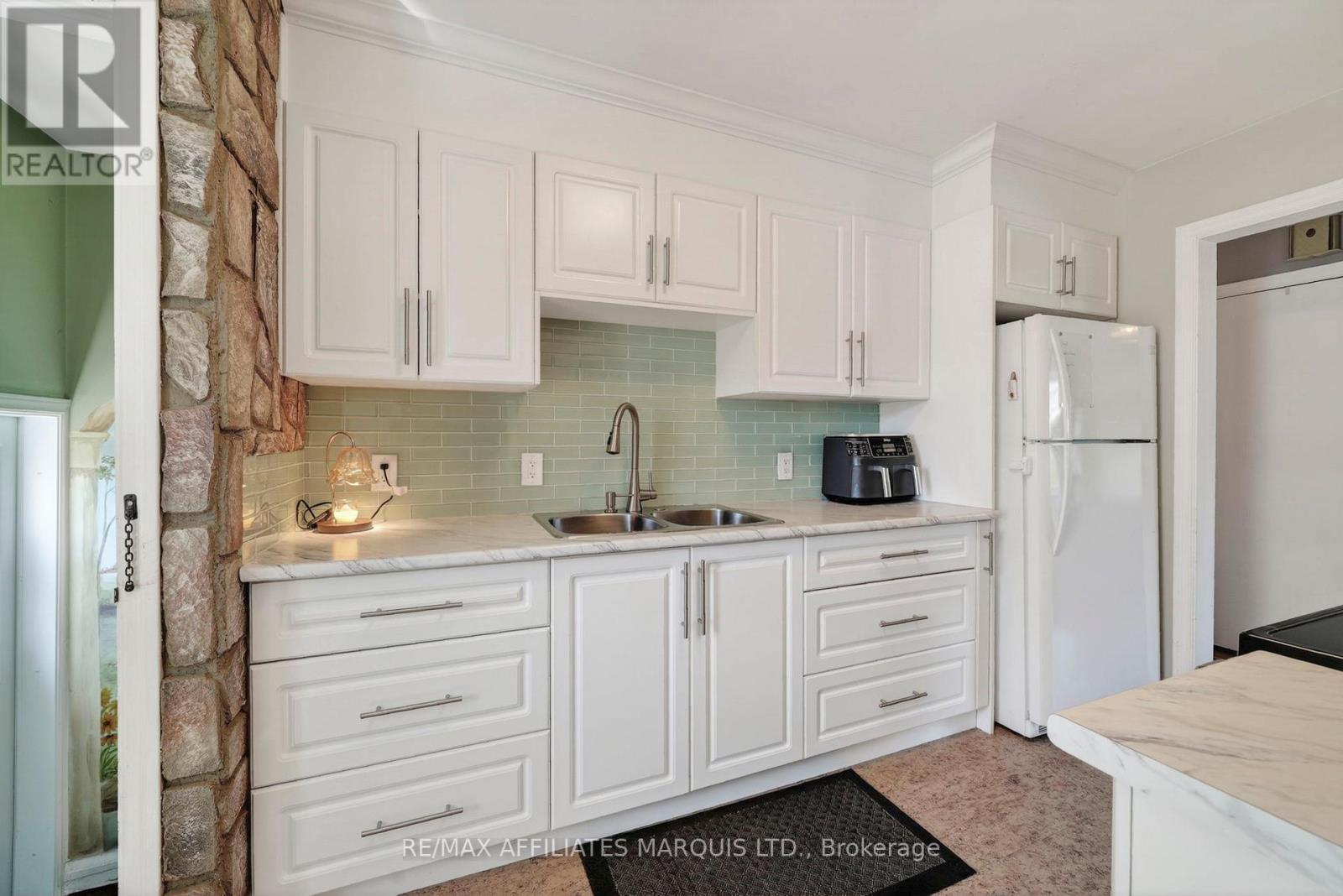 506 RIVIER PLACE - 15