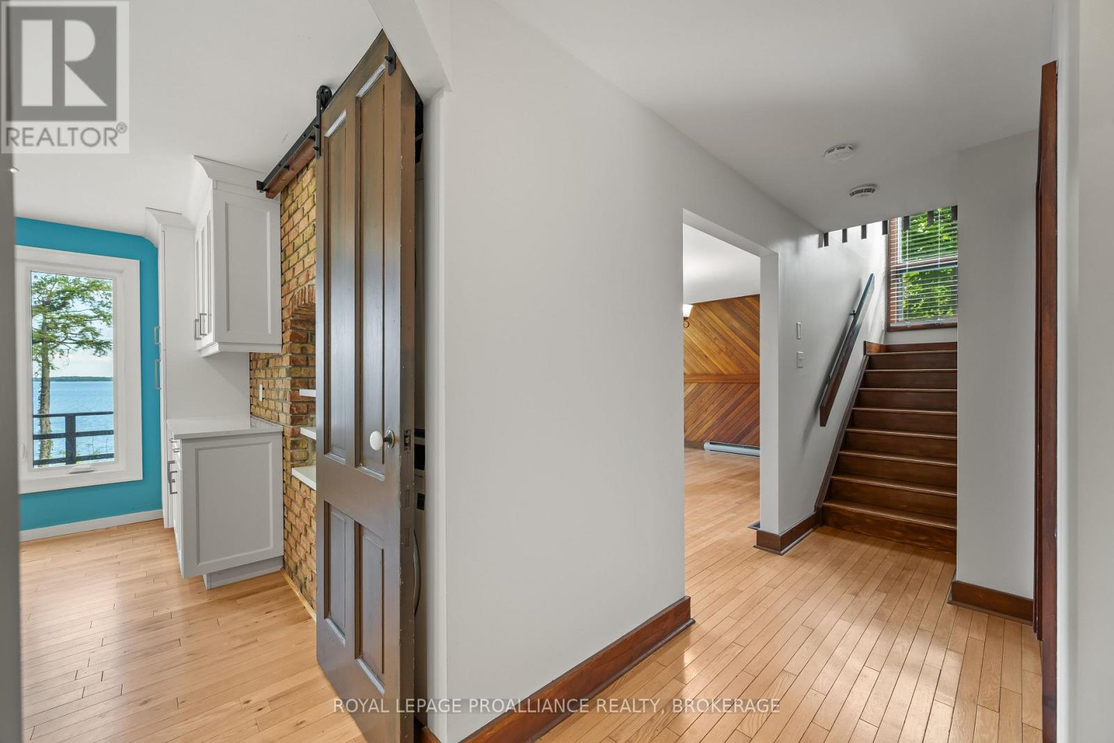 20 RIVERSIDE DRIVE - 10