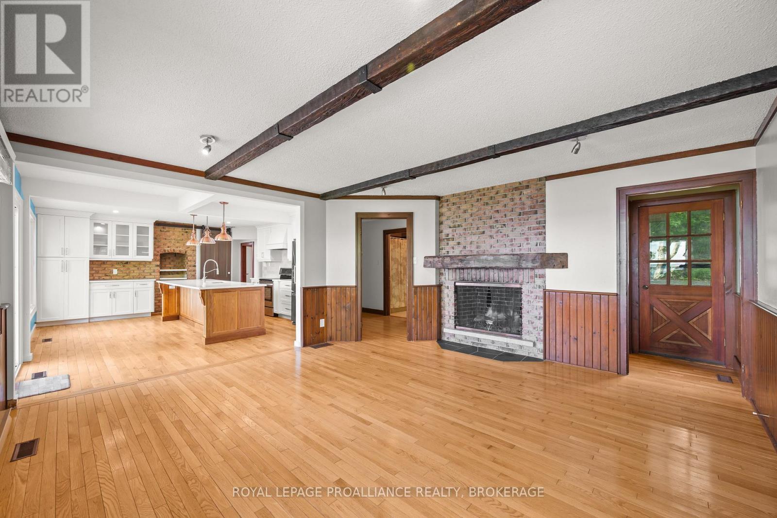 20 RIVERSIDE DRIVE - 23