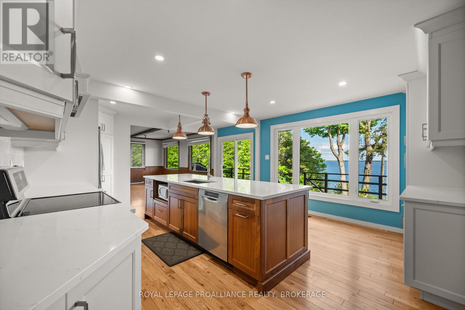 20 RIVERSIDE DRIVE - 18