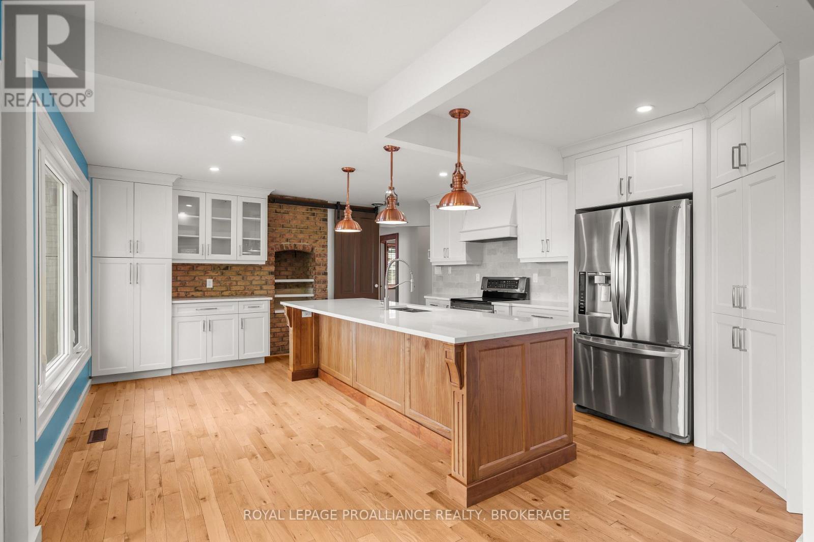 20 RIVERSIDE DRIVE - 21