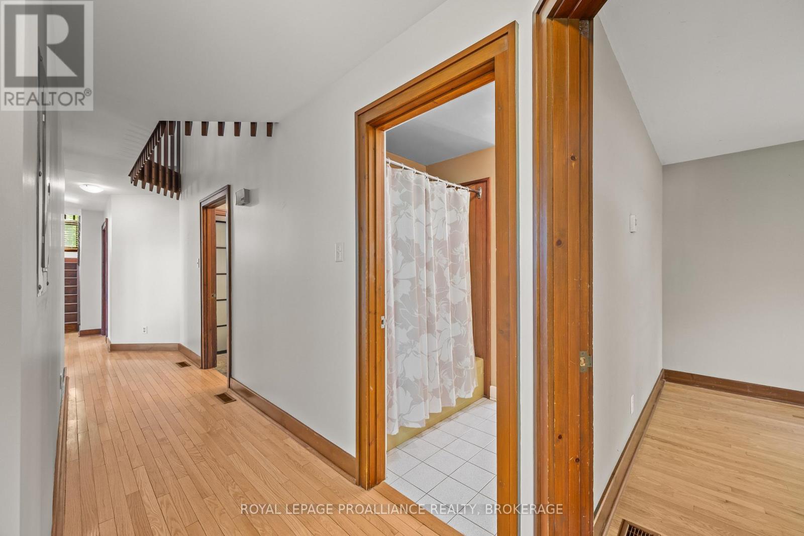 20 RIVERSIDE DRIVE - 11