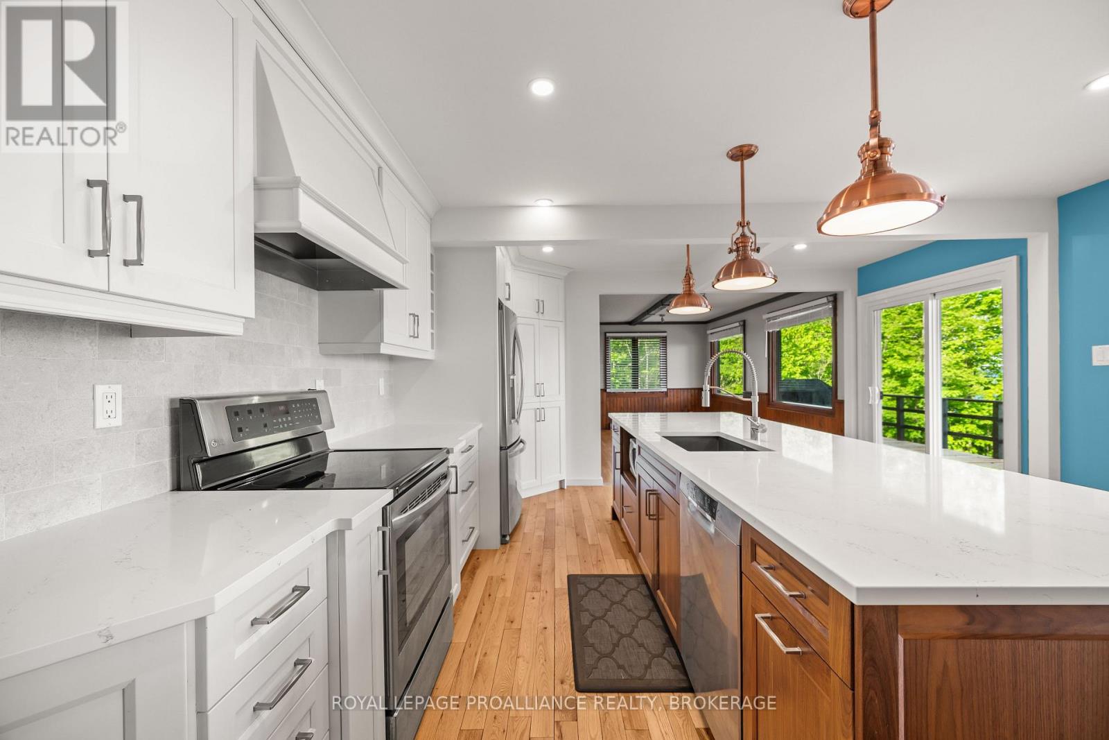 20 RIVERSIDE DRIVE - 22