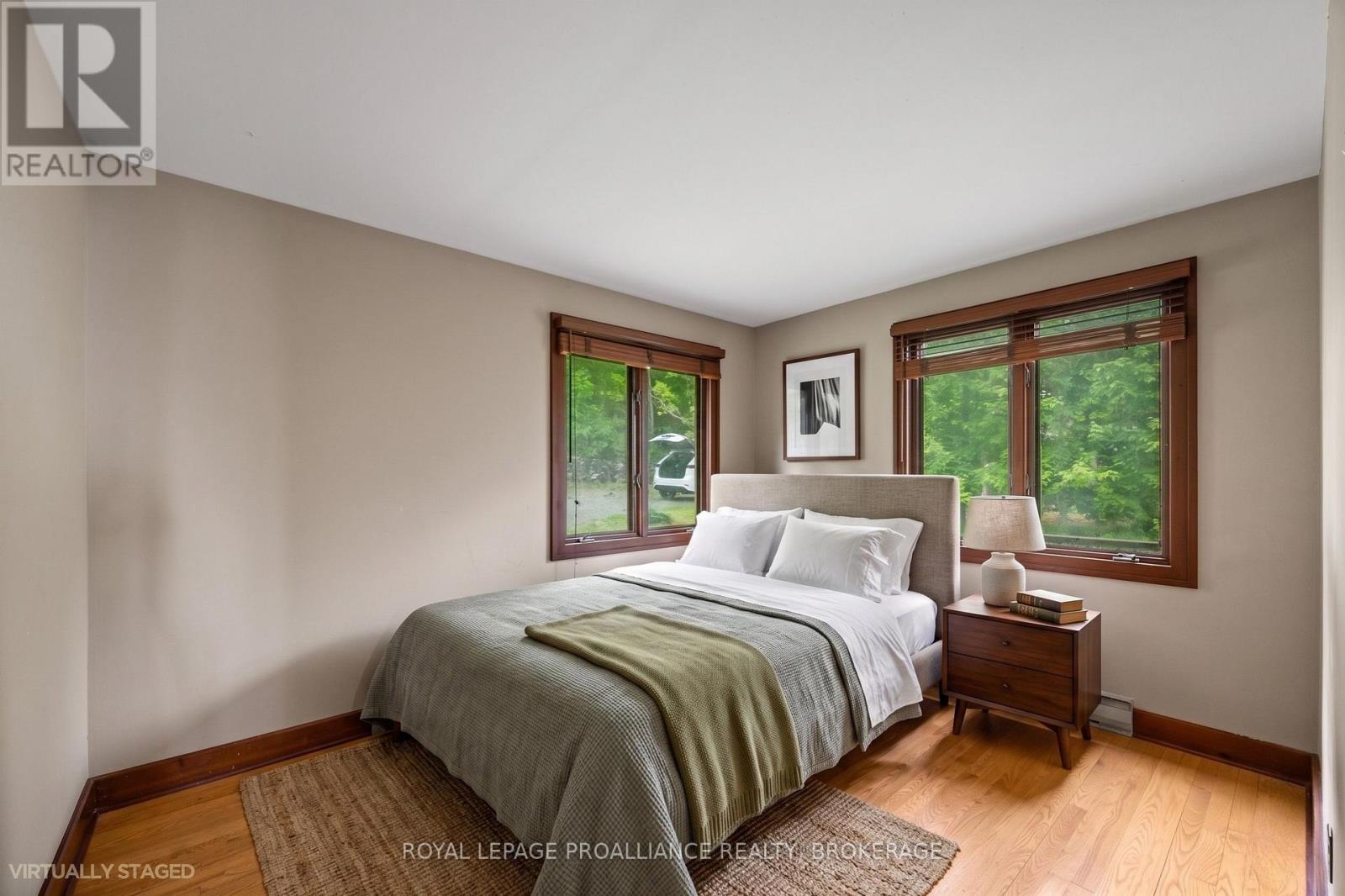 20 RIVERSIDE DRIVE - 27