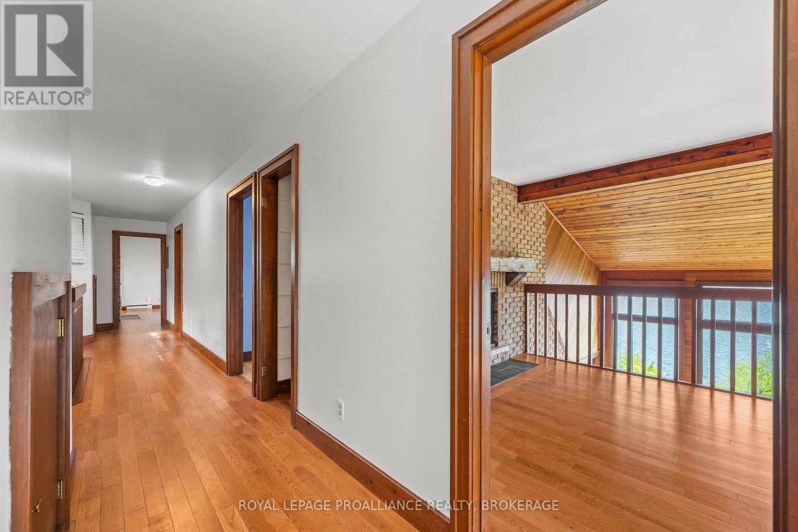 20 RIVERSIDE DRIVE - 29