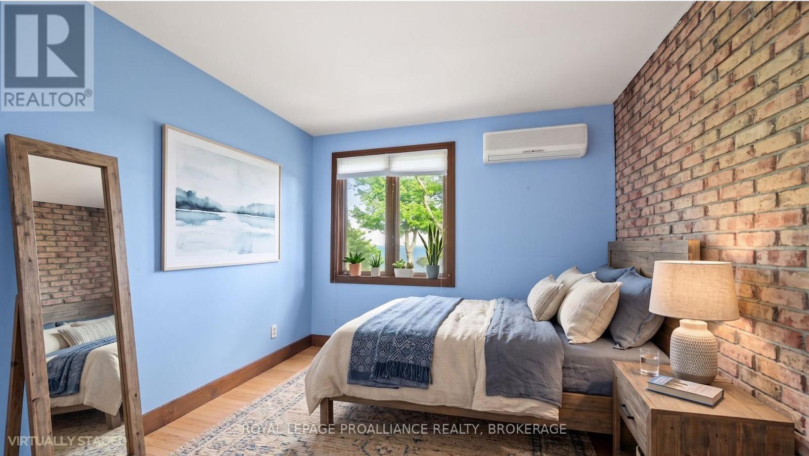 20 RIVERSIDE DRIVE - 32