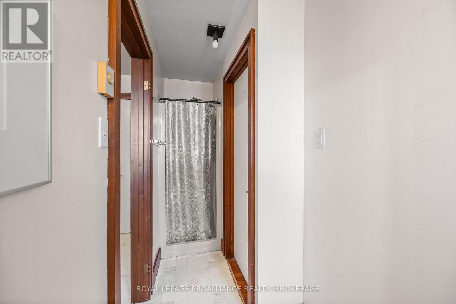20 RIVERSIDE DRIVE - 38