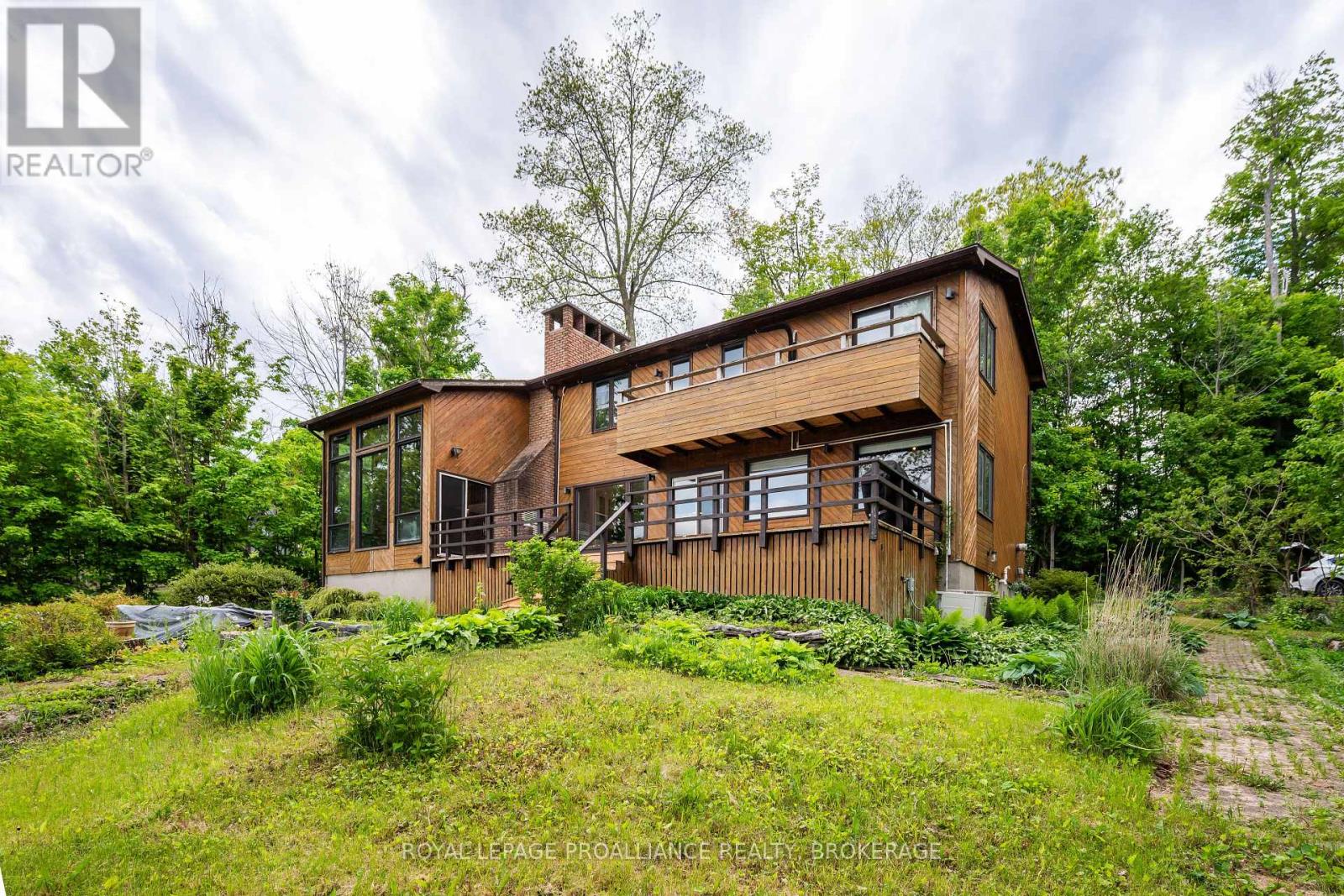 20 RIVERSIDE DRIVE - 41