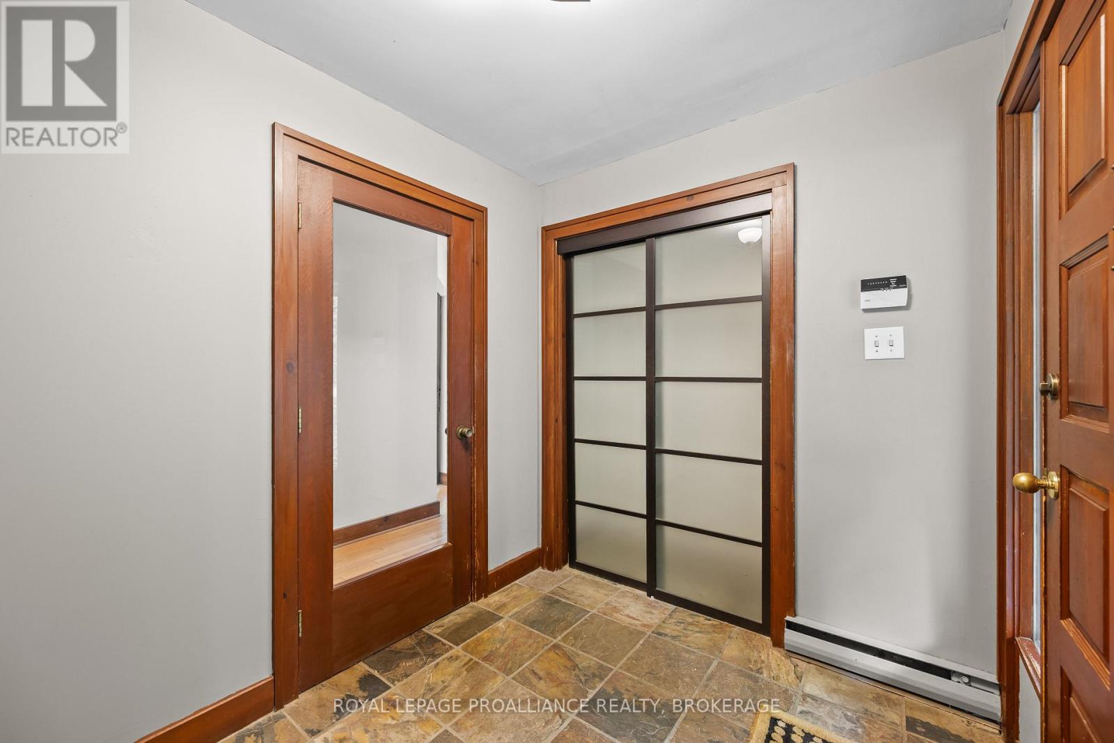 20 RIVERSIDE DRIVE - 8