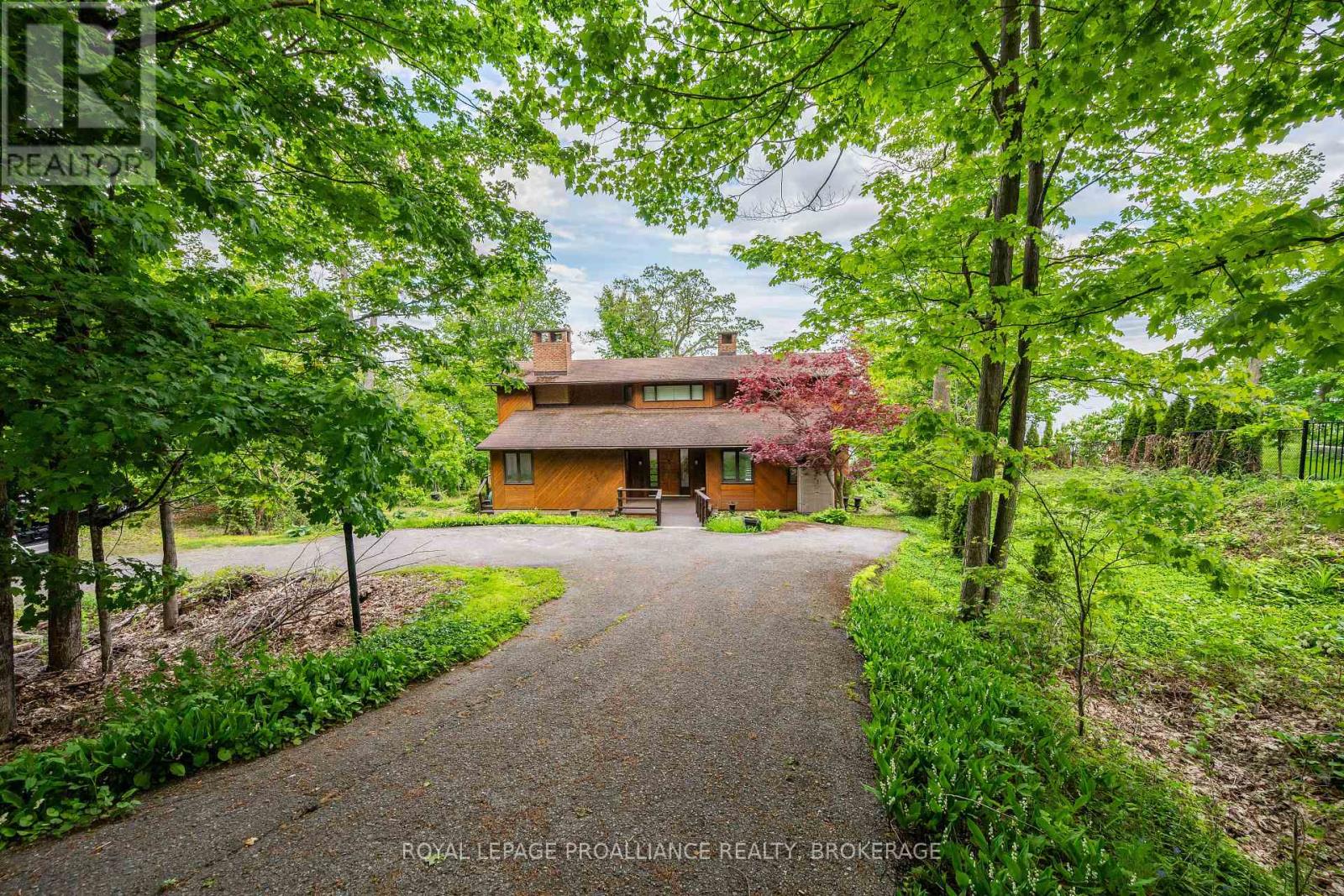 20 RIVERSIDE DRIVE - 6