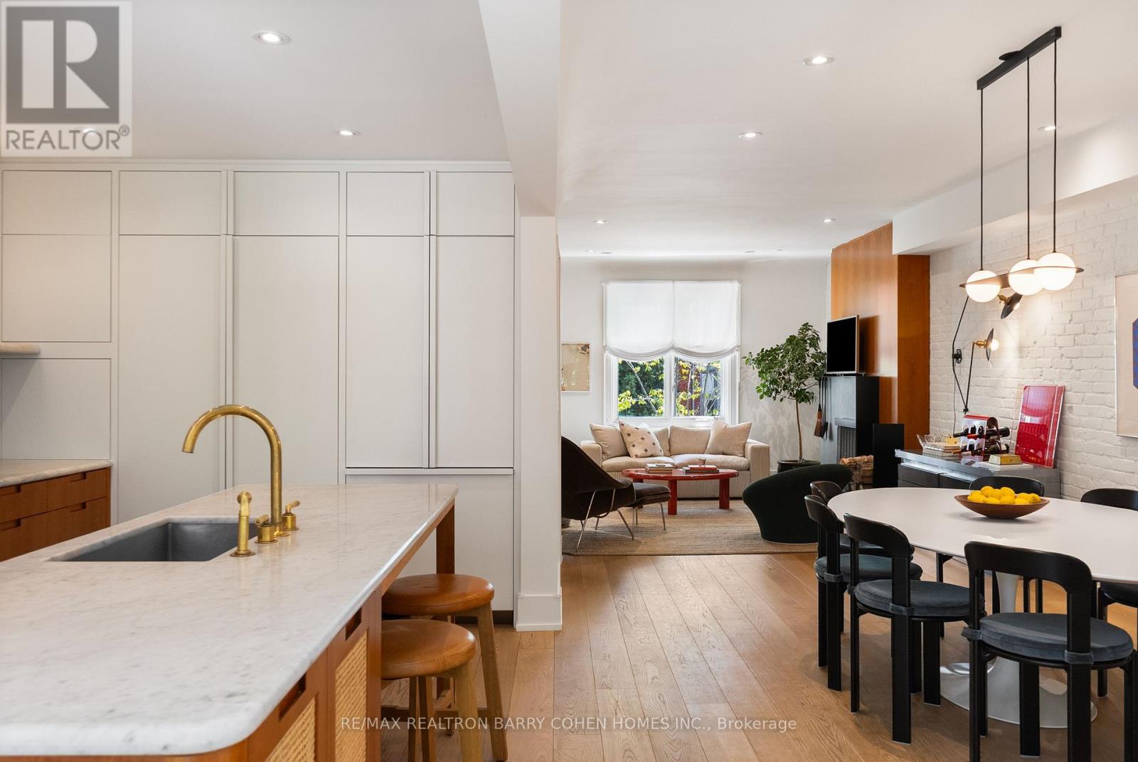 36 WOODLAWN AVENUE W - 19