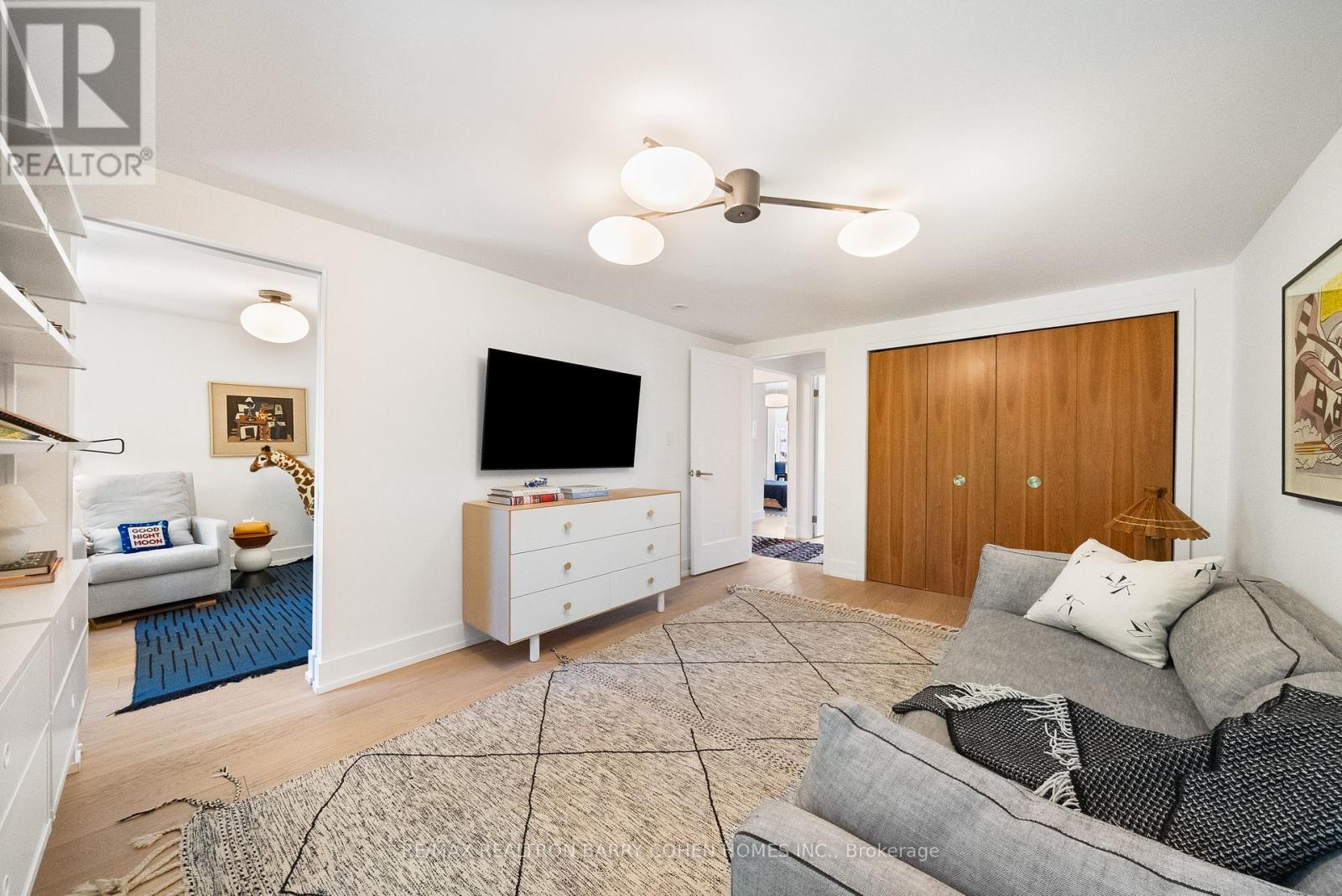 36 WOODLAWN AVENUE W - 34