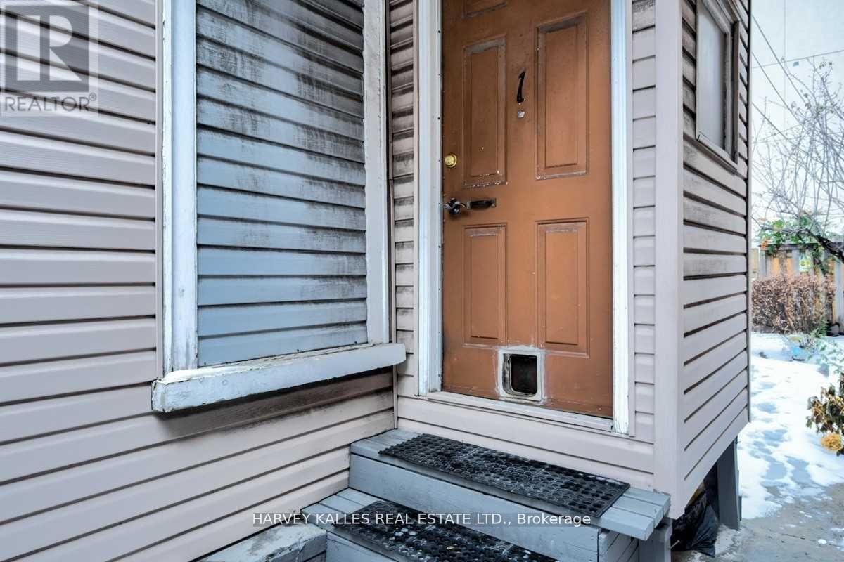 Listing photo of 2 - 1098 BATHURST STREET