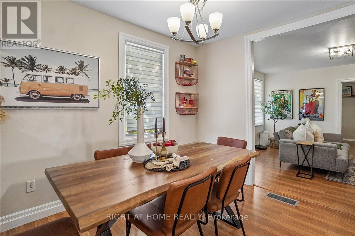 809 ROWENA STREET - 20