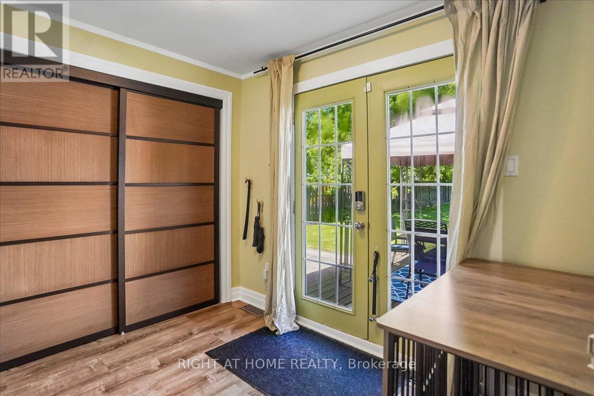 809 ROWENA STREET - 26