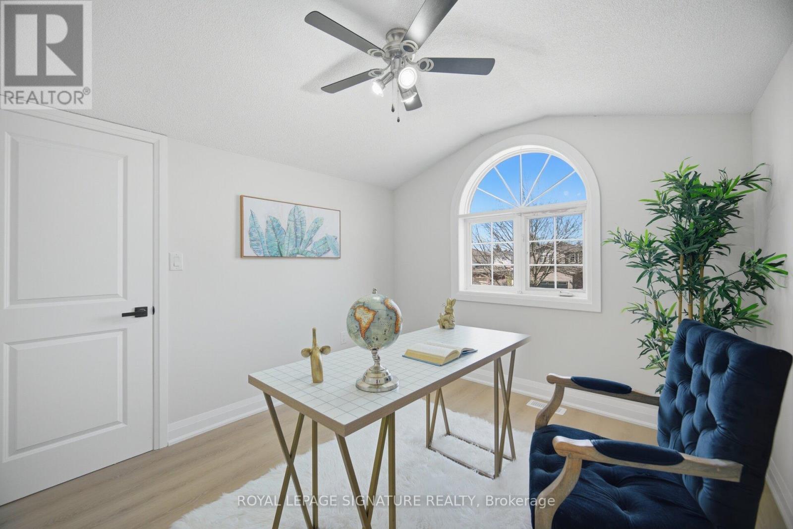 11 WESSENGER DRIVE - 33