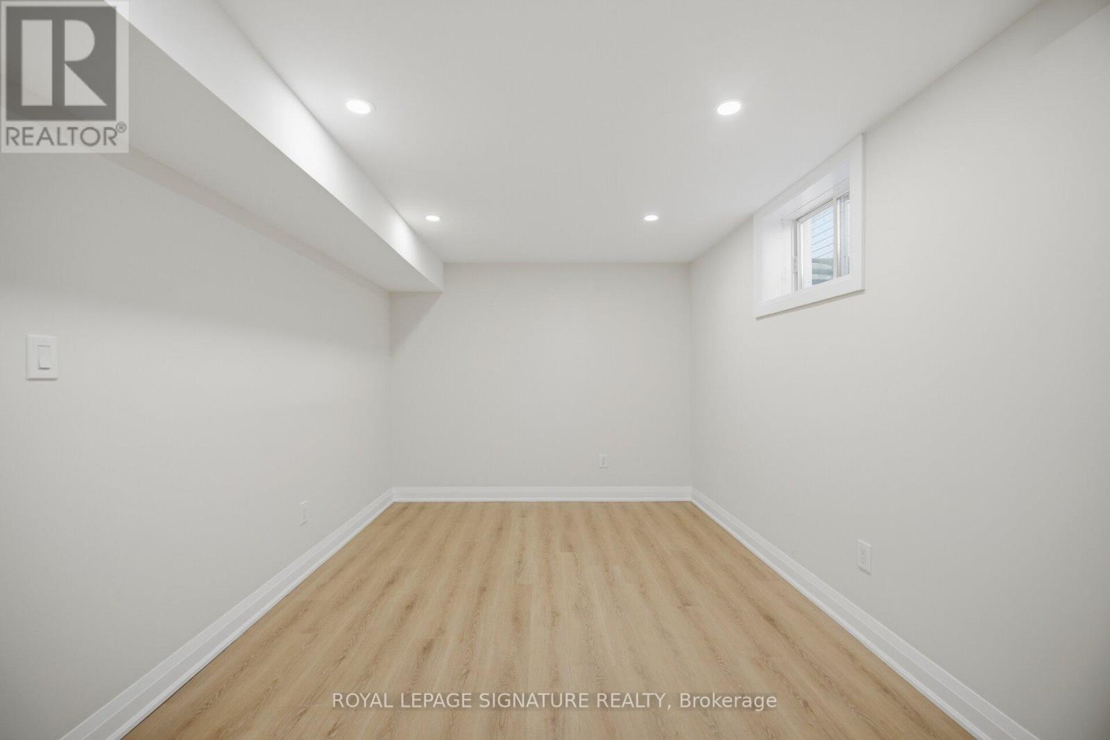 11 WESSENGER DRIVE - 37