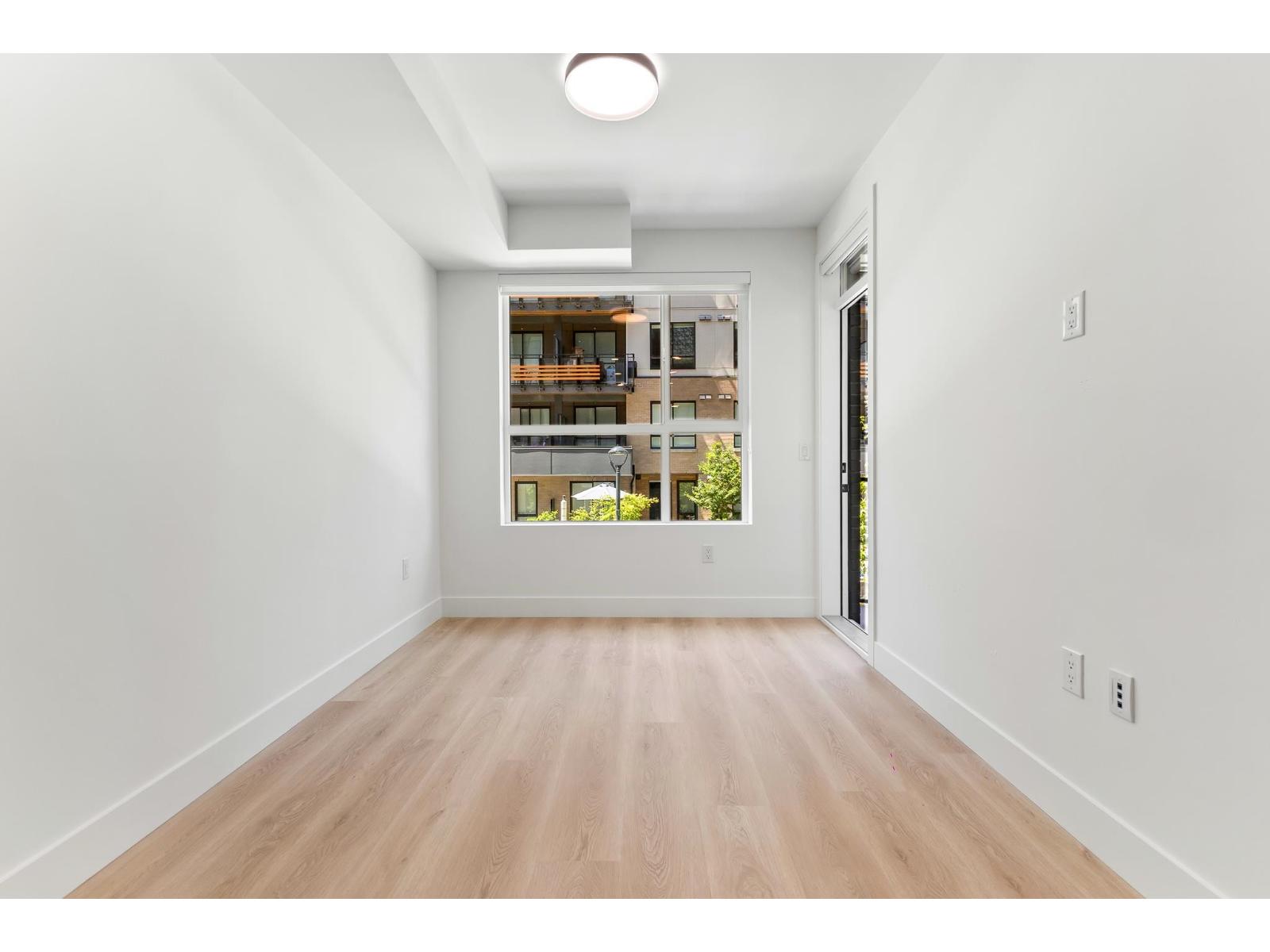 211 13455 94A AVENUE, Surrey